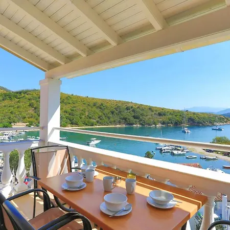 Renoula Saint Stephanos Apartament *