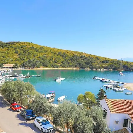 Renoula Saint Stephanos Apartament