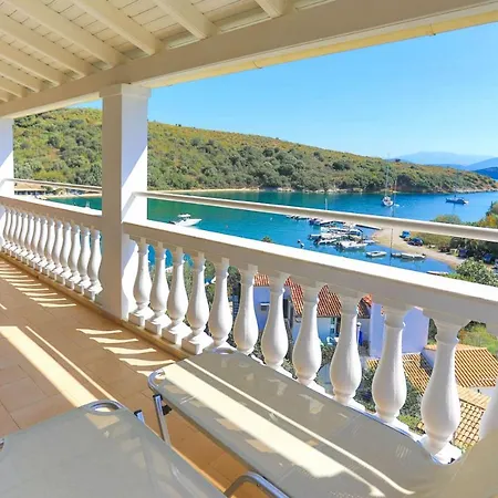 Renoula Saint Stephanos Apartament *