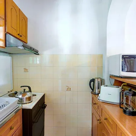 Renoula Saint Stephanos Apartment *