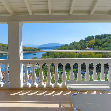 Appartement Renoula Saint Stephanos