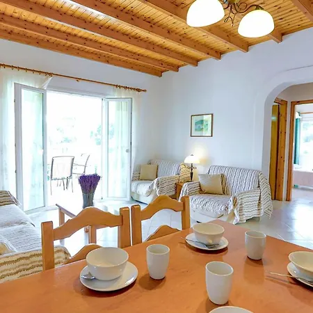 Renoula Saint Stephanos Apartment